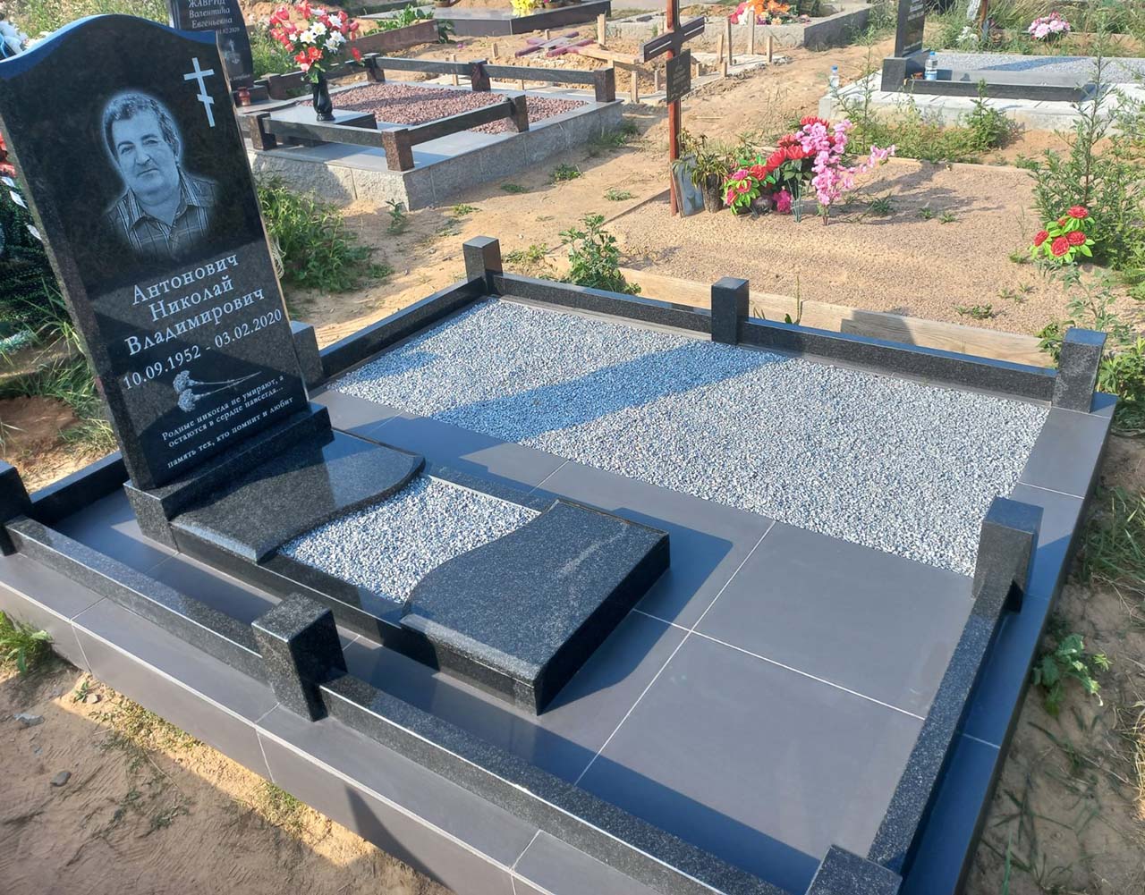 Укладка плитки на кладбище (могилу) в Минске