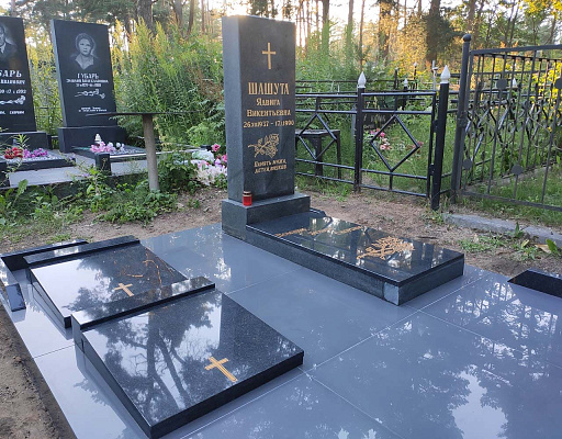 Фото на памятники из гранита в Минске - Образцы памятников на могилу, фото 5 Фото на памятники из гранита в Минске - Образцы памятников на могилу, фото 5
